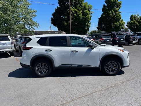 Used 2024 Nissan Rogue S AWD/4WD image 6