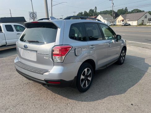 Used 2017 Subaru Forester 2.5i Premium w/ All-Weather Package image 5