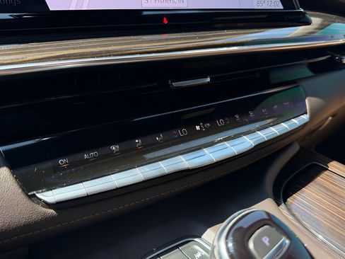 Used 2021 Cadillac Escalade Sport AWD/4WD image 23