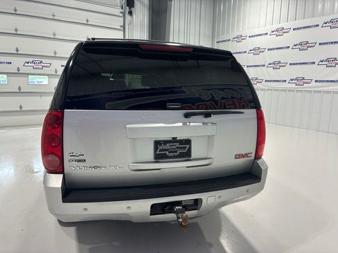Used 2010 GMC Yukon XL SLT w/ SLT-2 Equipment Package AWD/4WD image 6