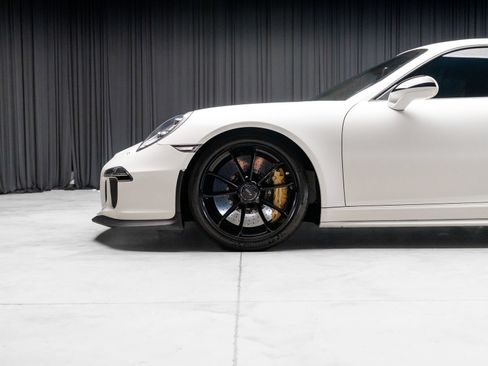 Used 2015 Porsche 911 GT3 w/ Sound Package Plus RWD image 25
