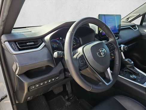 Used 2023 Toyota RAV4 XSE AWD/4WD image 9