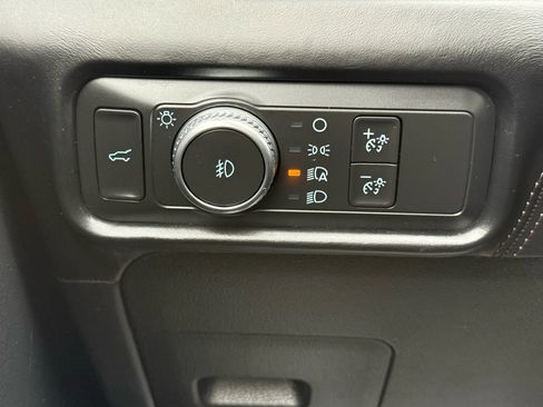 Used 2020 Ford Explorer Platinum w/ Premium Technology Package image 49