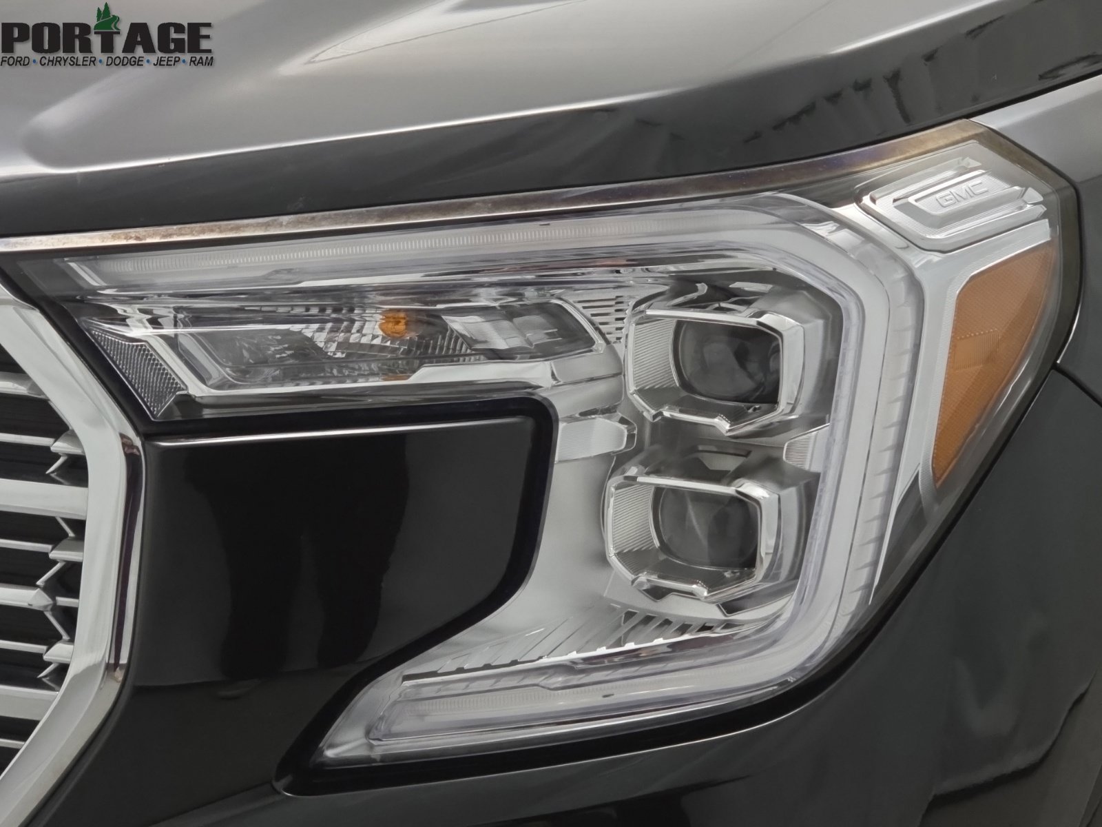 Used 2023 GMC Terrain Denali w/ LPO, Floor Liner Package AWD/4WD image 9