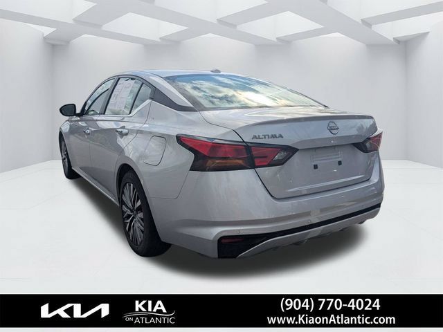 Used 2025 Nissan Altima 2.5 SV FWD image 4