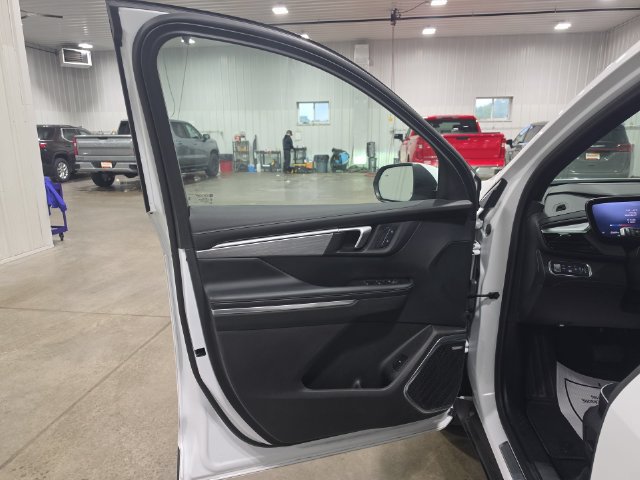 Used 2026 Buick Enclave Preferred AWD/4WD image 24