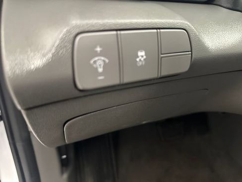 Used 2025 Hyundai Elantra SEL FWD image 22