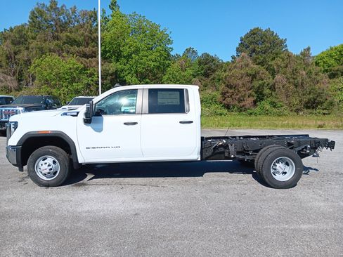 New 2026 GMC Sierra 3500 Pro w/ Convenience Package AWD/4WD image 5