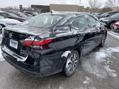 Used 2021 Nissan Versa SV image 8