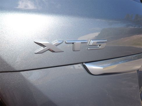 Certified 2025 Cadillac XT5 Premium Luxury image 12