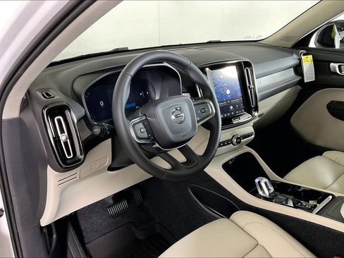 New 2026 Volvo XC40 B5 Plus w/ Protection Package Premier AWD/4WD image 4