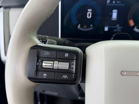 Used 2025 Hyundai Santa Fe SEL FWD image 16