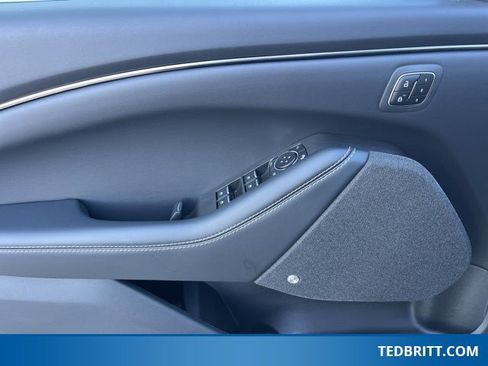 Certified 2025 Ford Mustang Mach-E Premium image 43