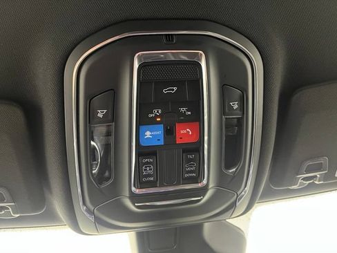 Used 2023 Jeep Grand Cherokee L Laredo AWD/4WD image 37