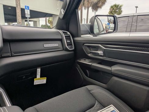New 2026 RAM 1500 Big Horn AWD/4WD image 17