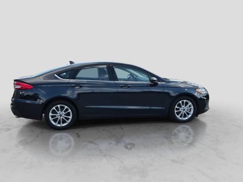 Used 2020 Ford Fusion SE FWD image 9
