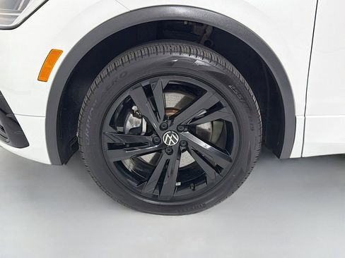 Used 2023 Volkswagen Tiguan SE R-Line AWD/4WD image 32