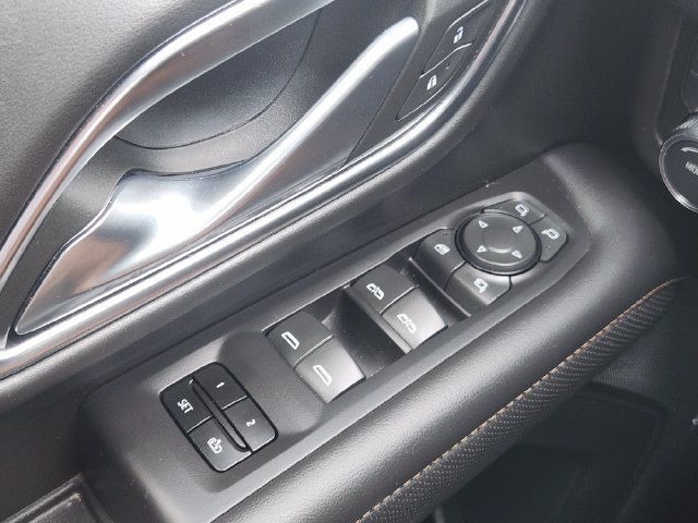 Used 2024 GMC Yukon AT4 w/ Technology Package AWD/4WD image 22
