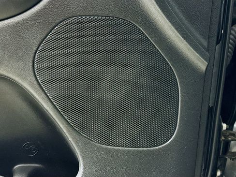 Used 2018 Jeep Grand Cherokee Limited image 18