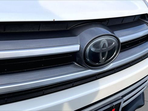 Used 2018 Toyota Highlander XLE AWD/4WD image 29