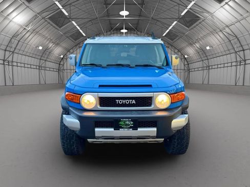 Used 2007 Toyota FJ Cruiser 4WD image 2