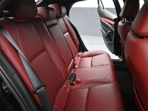 Used 2024 MAZDA MAZDA3 Hatchback w/ Appearance Package image 22