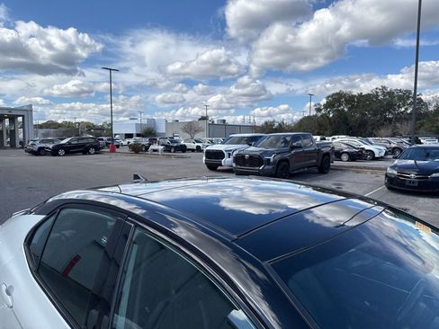 Used 2022 Toyota Camry XSE image 4