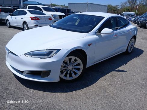 Used 2016 Tesla Model S 75 RWD image 2