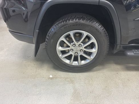 Used 2015 Jeep Grand Cherokee Limited AWD/4WD image 3