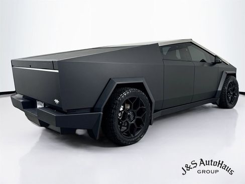 Used 2024 Tesla Cybertruck Cyberbeast AWD/4WD image 7