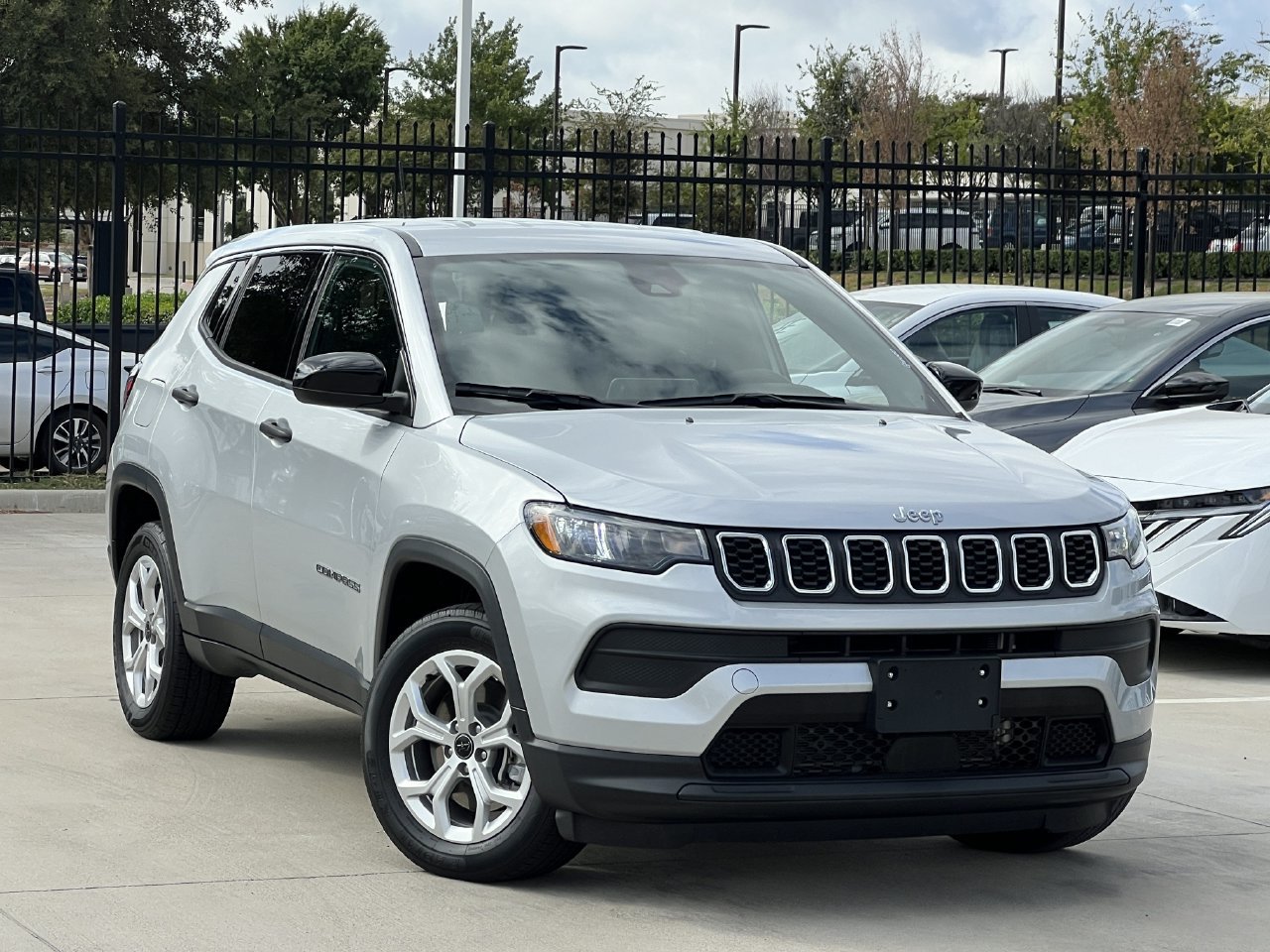 Used 2025 Jeep Compass Sport AWD/4WD image 1
