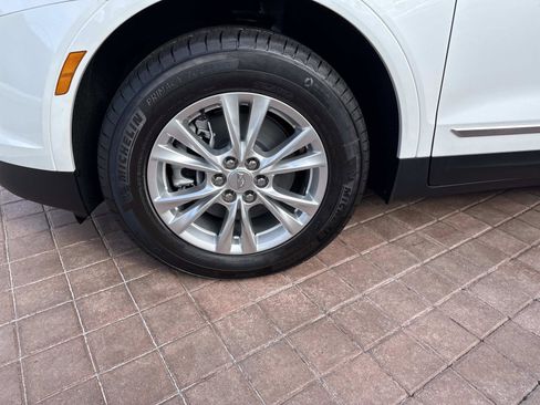 New 2026 Cadillac XT5 Luxury w/ LPO, Floor Liner Package image 9