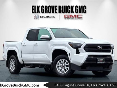 Used 2025 Toyota Tacoma SR5 image 1