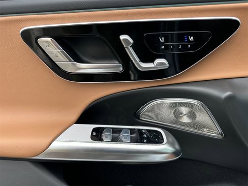 New 2026 Mercedes-Benz E 350 4MATIC Sedan image 11