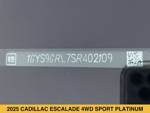 Used 2025 Cadillac Escalade Sport Platinum w/ LPO, Floor Liner Package AWD/4WD image 17