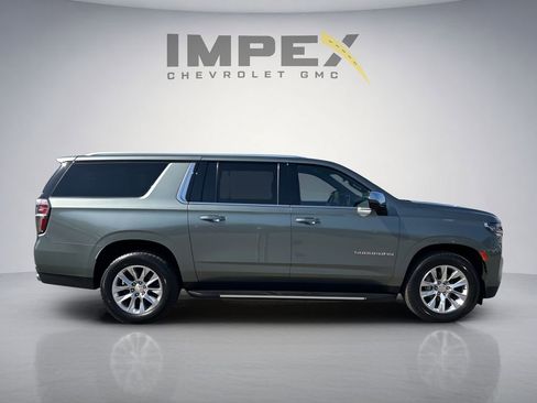 Used 2023 Chevrolet Suburban Premier RWD image 6