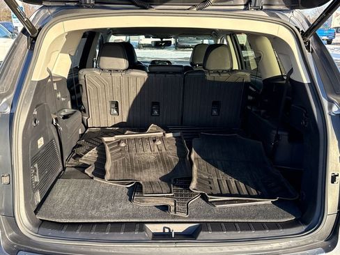 Used 2022 Subaru Ascent Limited w/ Popular Package #4 image 16