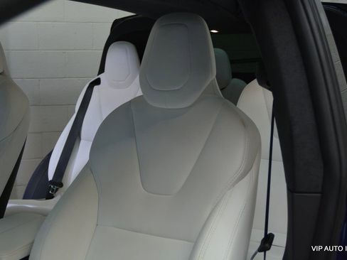 Used 2019 Tesla Model X 100D image 13