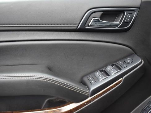 Used 2020 Chevrolet Suburban LT image 10