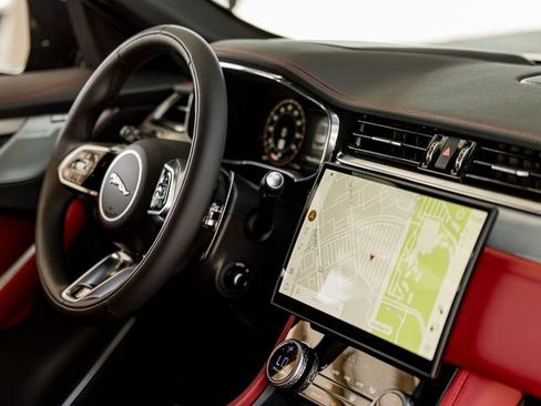 New 2026 Jaguar F-PACE R-Dynamic S image 30