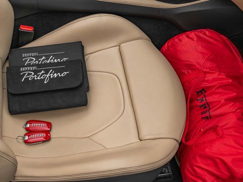 Certified 2020 Ferrari Portofino Base image 29