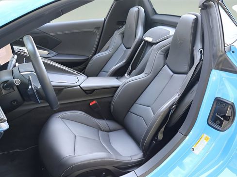 Used 2025 Chevrolet Corvette Stingray Convertible w/ 1LT RWD image 13