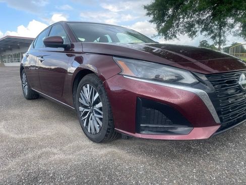Used 2023 Nissan Altima 2.5 SV FWD image 10