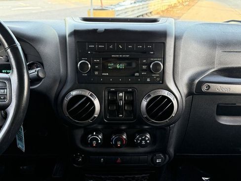 Used 2016 Jeep Wrangler Unlimited Sport w/ Quick Order Package 23S AWD/4WD image 27