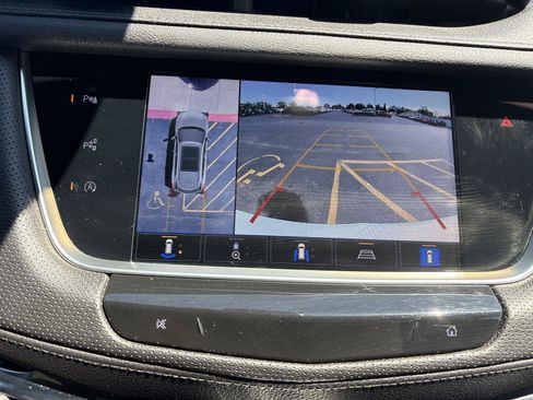 Used 2022 Cadillac XT5 Premium Luxury w/ Technology Package AWD/4WD image 23