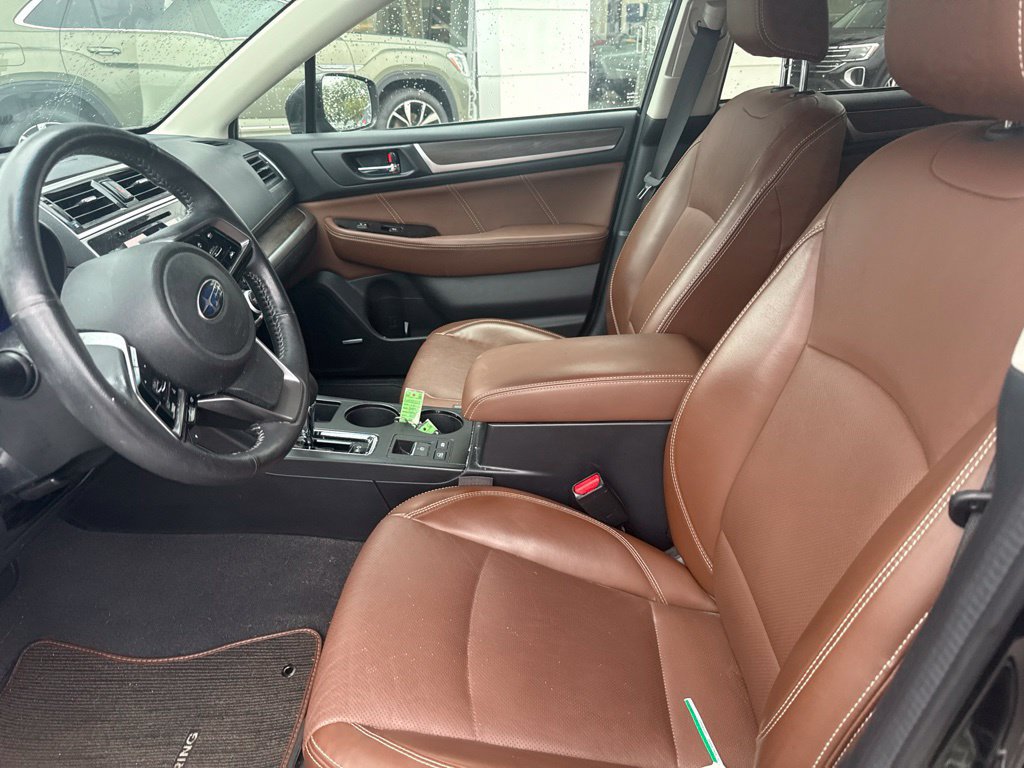 Used 2019 Subaru Outback 3.6R Touring AWD/4WD image 2