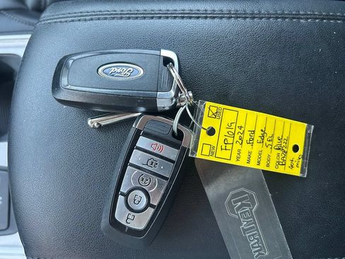 Used 2024 Ford Edge SEL w/ Convenience Package AWD/4WD image 15
