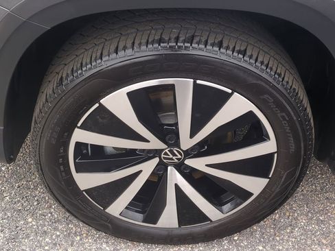 Used 2023 Volkswagen Taos SE image 10