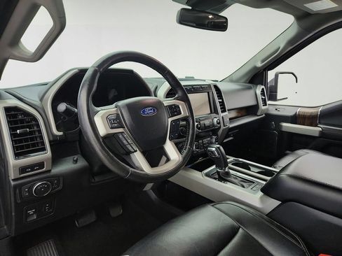 Used 2019 Ford F150 Lariat w/ Equipment Group 502A Luxury AWD/4WD image 10