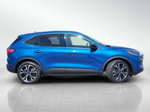 Certified 2022 Ford Escape SE w/ SE Sport Appearance Package image 3